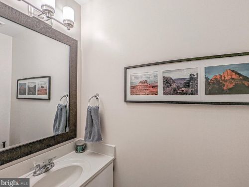 12169 Presidio Way, Woodbridge VA  22192-1052 exterior