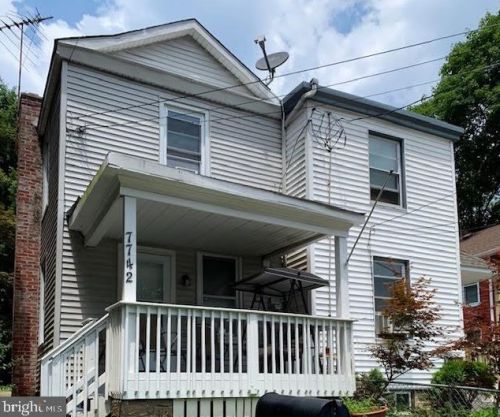 7742 Albright Ave, Melrose Park, PA 19027-2702