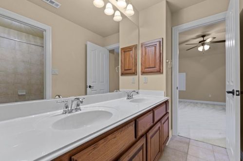 1531 Shinnecock Hl Dr, Georgetown TX 78628-0911 exterior