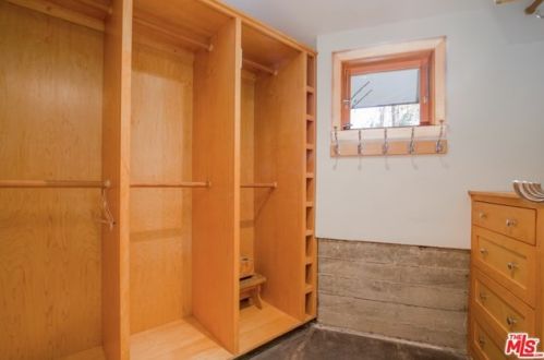 2440 Minard Rd, Topanga CA  90290-3402 exterior