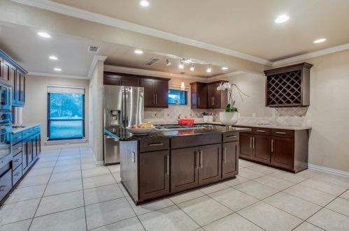 3960 Cedarbrush Dr, Dallas TX  75229-2703 exterior