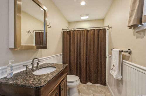 3 Mansfield Ln, Elwood NY  11731-4132 exterior