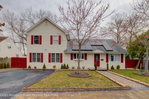 9 Harding Dr, Bricktown, NJ 08724-3205