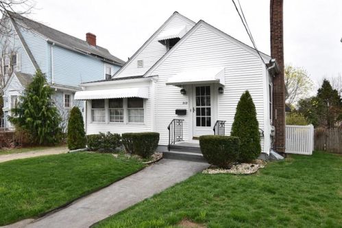 312 Nelson St, Providence RI  02908-2126 exterior