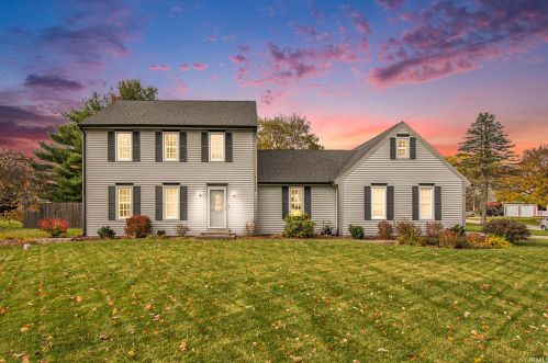 51575 Shaker Ln, Granger, IN 46530-7137