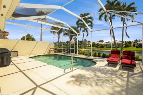 4288 Montalvo Ct, Naples FL  34109-3335 exterior