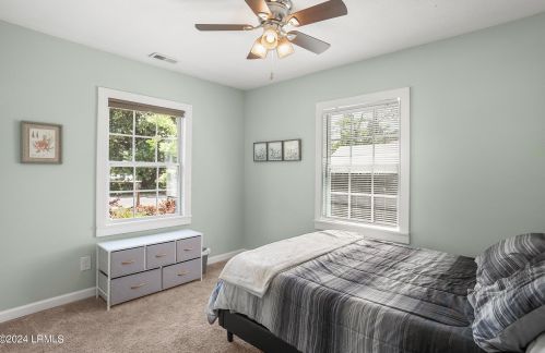 818 Paul Dr, Beaufort SC  29902-6626 exterior