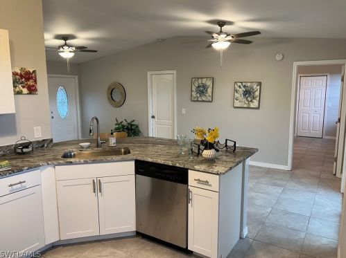 3810 5th St, Lehigh Acres, FL 33976-2214