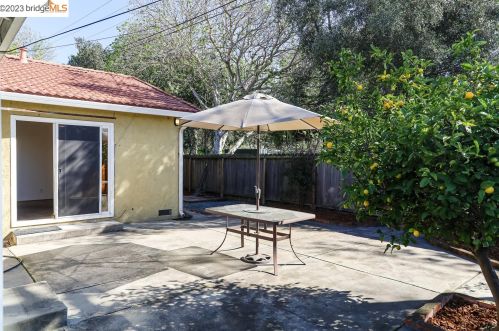 677 Briergate Way, Hayward CA  94544-7201 exterior