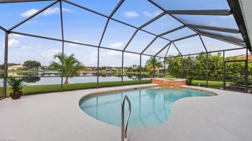 2259 Grove Dr, Naples, FL 34120-7497