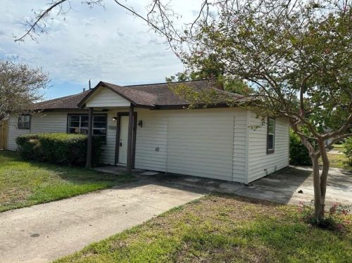 2502 Kingsdale Dr, Deer Park, TX 77536-5834