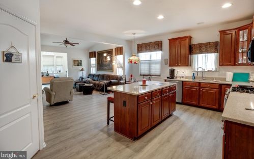 7 Osprey Ln, West Deptford NJ  08086-1809 exterior