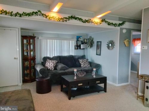 4 Oak Dr, Erial NJ  08081-1808 exterior