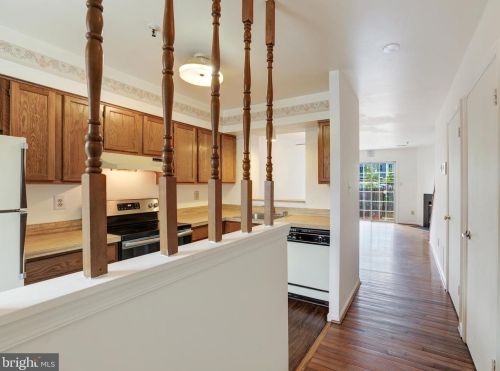 7631 Lee Landing Dr, Falls Church, VA 22043-3650