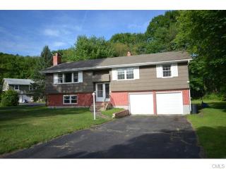 294 Warde Ter, Fairfield, CT 06825-3633