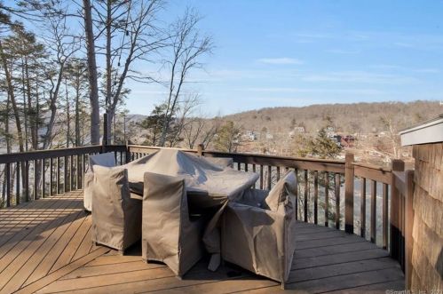 59 Lakeview Terrace Ext, Sandy Hook CT  06482-1467 exterior