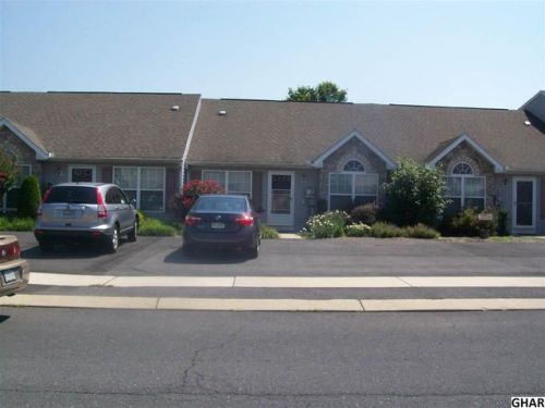 8 Johns Dr, West Enola, PA 17025-2696