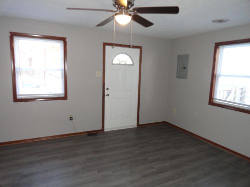 328 7th St, Newport, KY 41071-1217