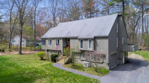39 Hooker Farm Rd, Salem, NH 03079-1813