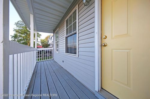 39 Shore Dr, Monmouth Hills NJ  07732-1027 exterior