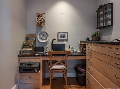 20 Jordan Cove Rd, Waterford CT  06385-3227 exterior