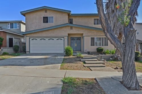 1332 Elsmere Dr, Long Beach, CA 90746-2649