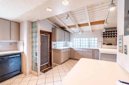 60 Olive Dr, Hialeah FL  33010-5212 exterior