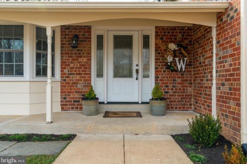 6614 Huntsman Blvd, Springfield VA 22152-2621 exterior