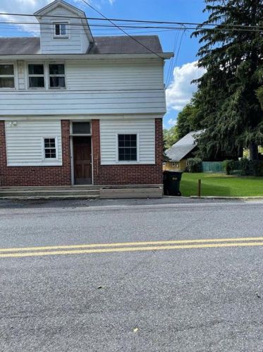 4327 Wood Dr, Walnutport, PA 18088-9778