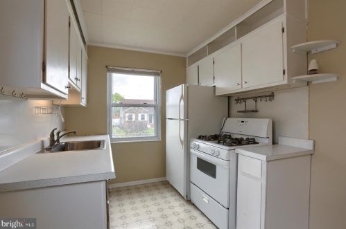 1307 Kingsley Rd, Camp Hill PA  17011-6117 exterior