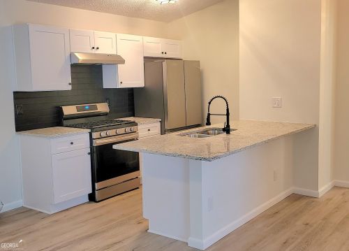 1073 Mainstreet Valley Dr, Stone Mountain GA  30088-2728 exterior