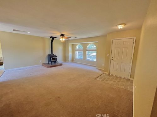 52075 Sesame Ln, Orange Cove, CA 93675-9401