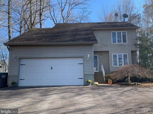504 Mt Pleasant Dr, Locust Grove, VA 22508-5208