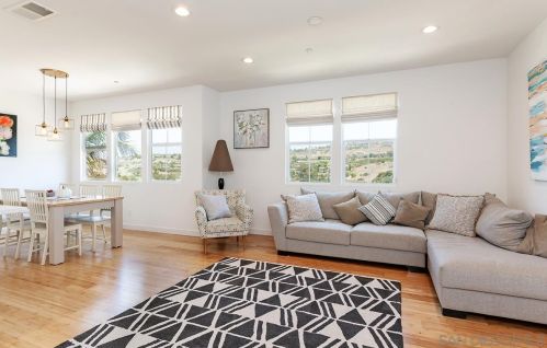 6962 Feldspar Pl, Carlsbad CA  92009-5212 exterior