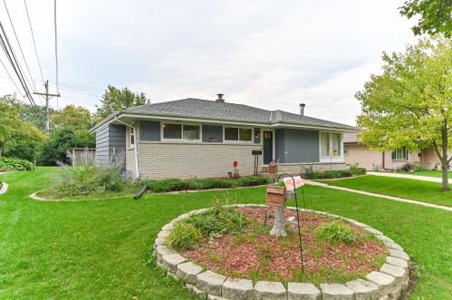6125 Middleton Ct, Greendale, WI 53129-1359