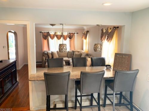 410 Drake Ave, Roselle, NJ 07203-1453