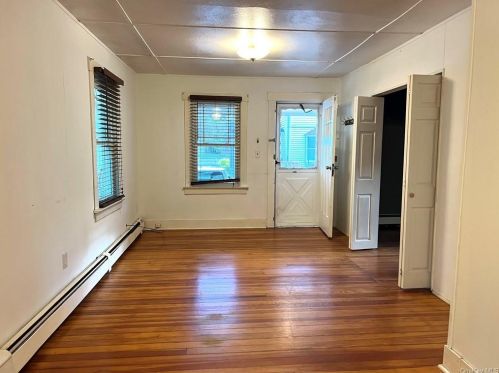 9 Teneyck St, Stony Point NY  10980-1330 exterior