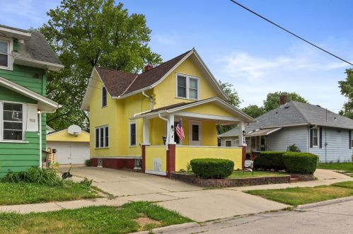 519 Wood St, Waukesha, WI 53186-5912