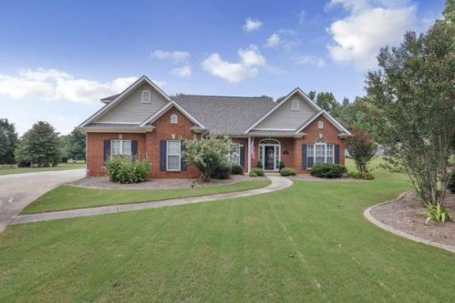 219 Sunrise Ct, Alabaster, AL 35007-8557