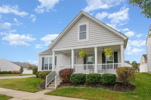871 Anson Dr, Cincinnati, OH 45245-7030