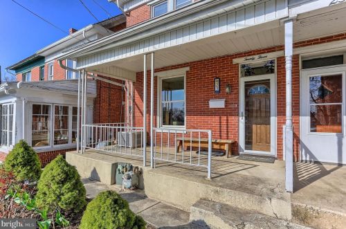 23 Park St, Red Lion, PA 17356-2005
