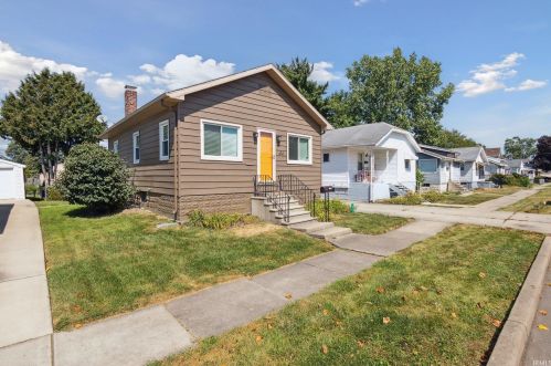 414 13th St, Mishawaka, IN 46544-5560