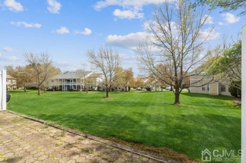 15 Wycoff Way, East Brunswick, NJ 08816-5626