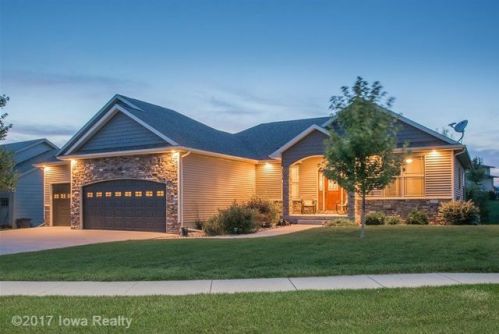 16847 Alpine Ct, Des Moines, IA 50325-2553