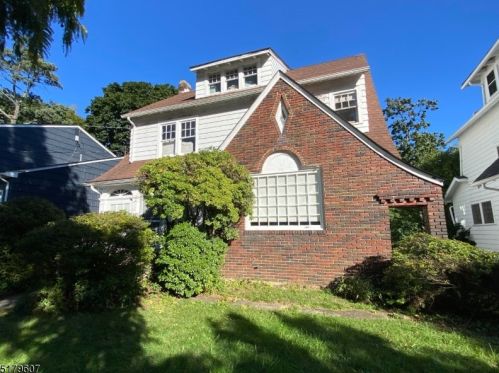 32 Highland Ave, Maplewood, NJ 07040-1844