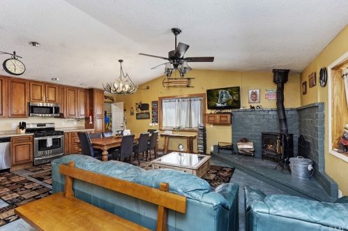 1037 Mountain View Blvd, Big Bear City CA  92314 exterior