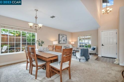 320 Oakwood Cir, Pacheco, CA 94553-3566