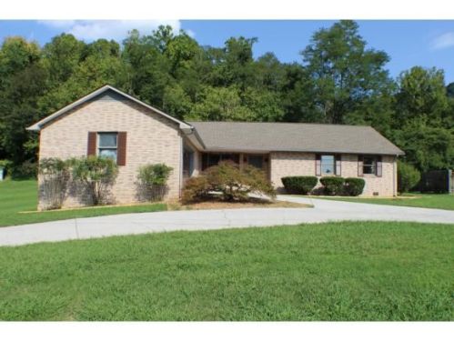2221 Kings Bay Dr, Kingsport, TN 37660-5052