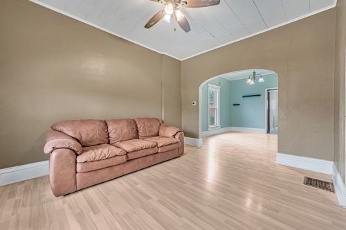 518 7th St, Jeannette PA  15644-1315 exterior
