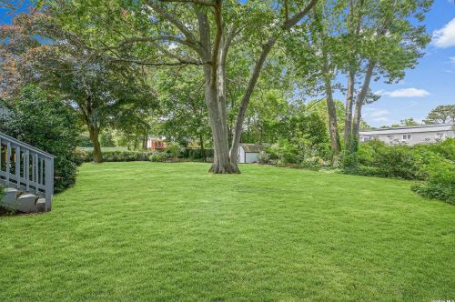 34 Corsa St, Huntington Station NY  11746-6623 exterior